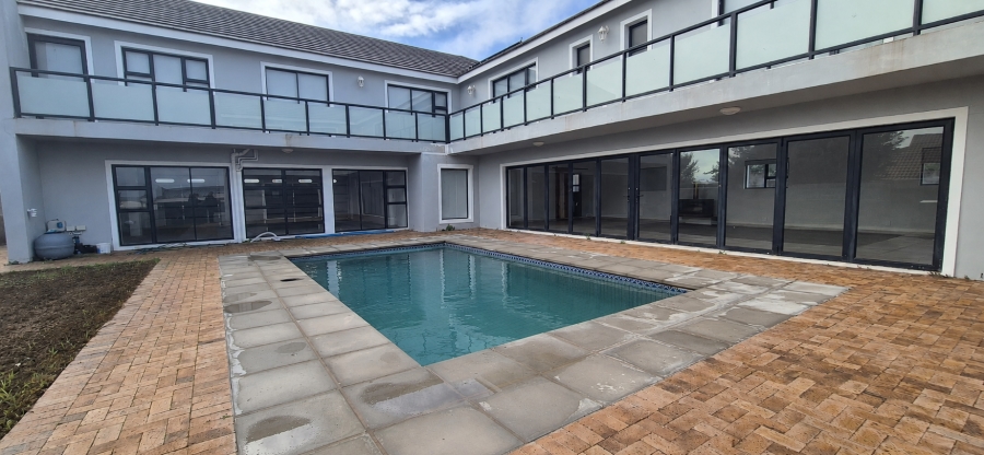 5 Bedroom Property for Sale in Myburgh Park Western Cape